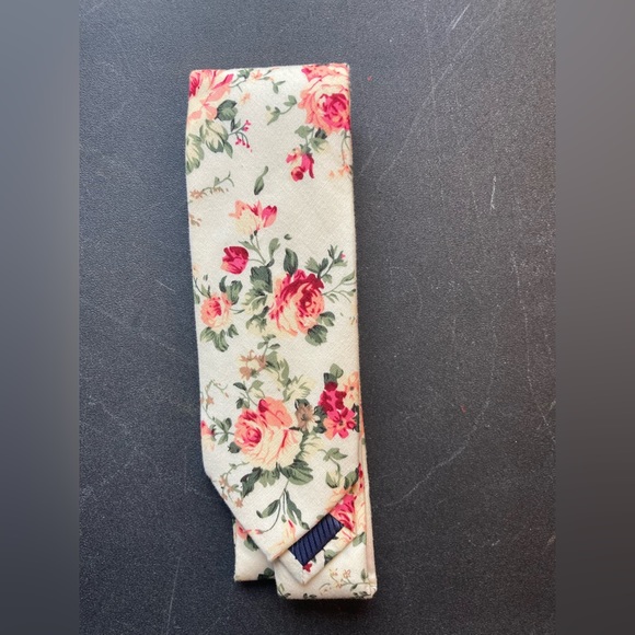 Tie set - Picture 3 of 7